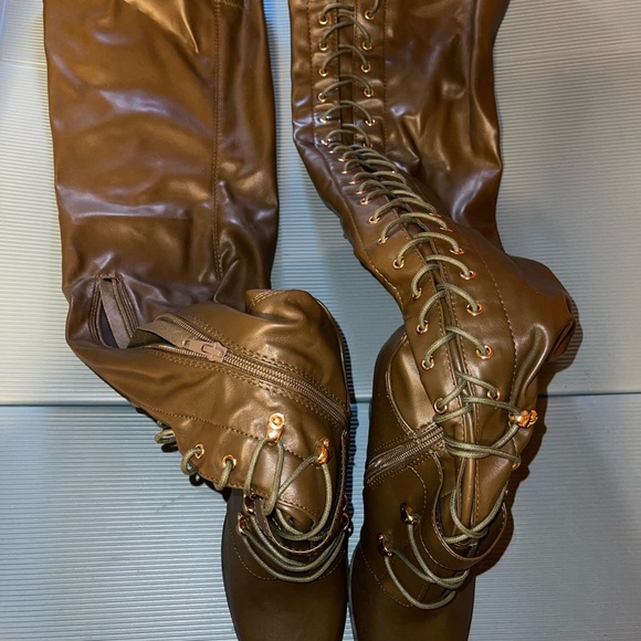 Emerald Green Military Lace Up Over Knee Boots – Tajna Club BRAND NEW Army Green Lace-Up Knee-High Boots